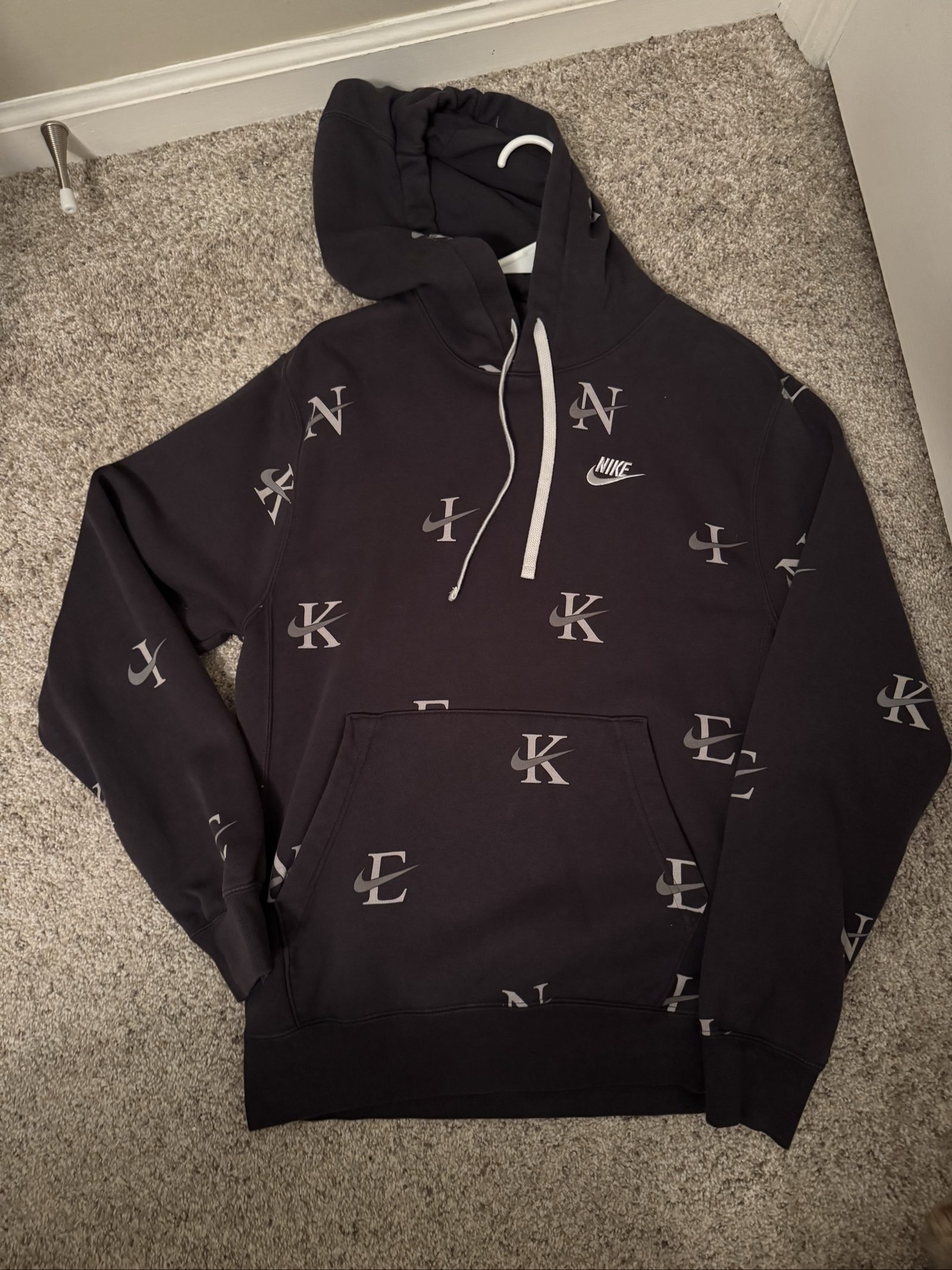 Draft READY Unisex Nike Allover Logo Pullover Hoodie – Dark Gray – Medium image 8