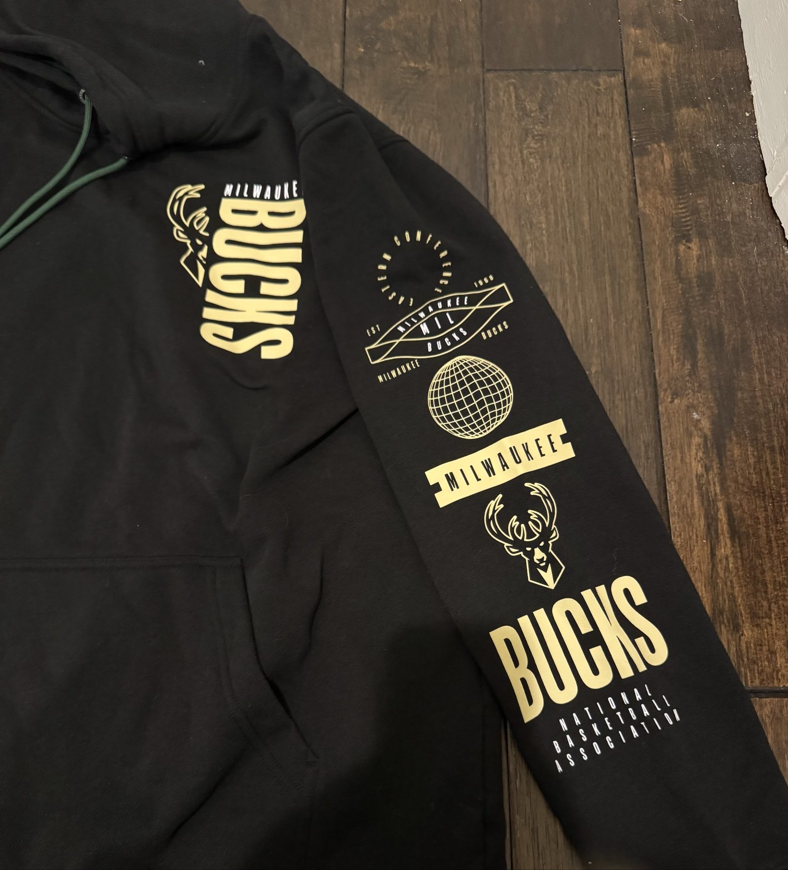 Milwaukee Bucks “Brew City Basketball” Hoodie – Medium image 2