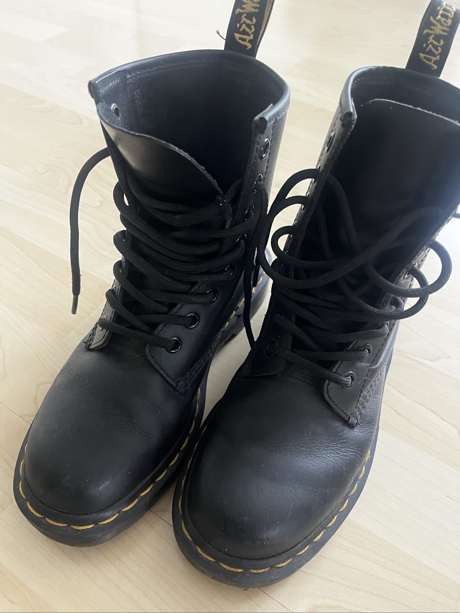 Dr. Martens Schwarz Leder 1460 Stiefel Gr. 37 mit Softfoam Einlegesohlen