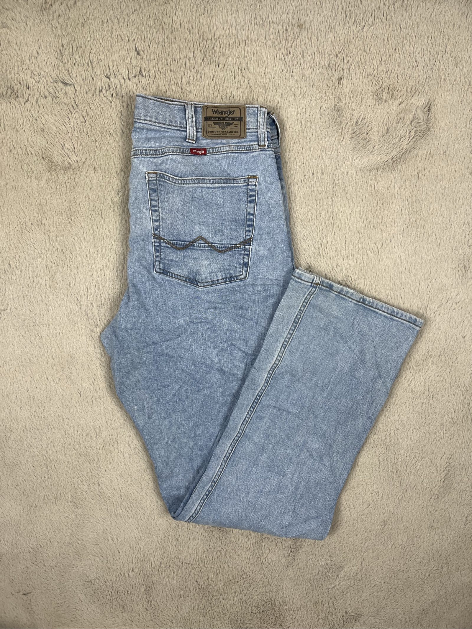 Wrangler Light Blue Denim Jeans Size W34 L45 men’s