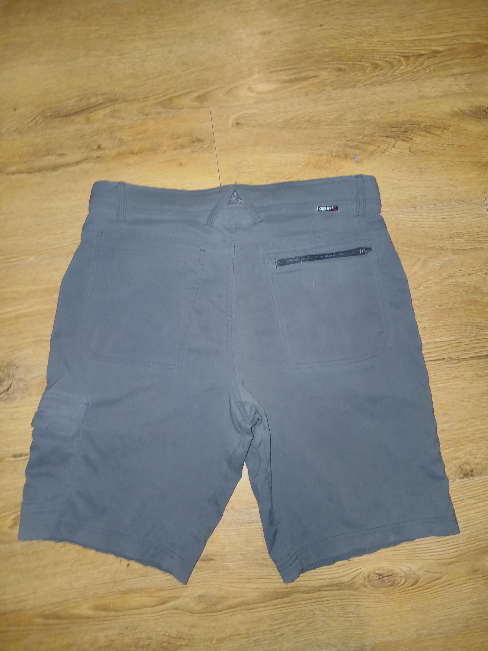 Gerry Grey Cargo Shorts Size 32 image 4