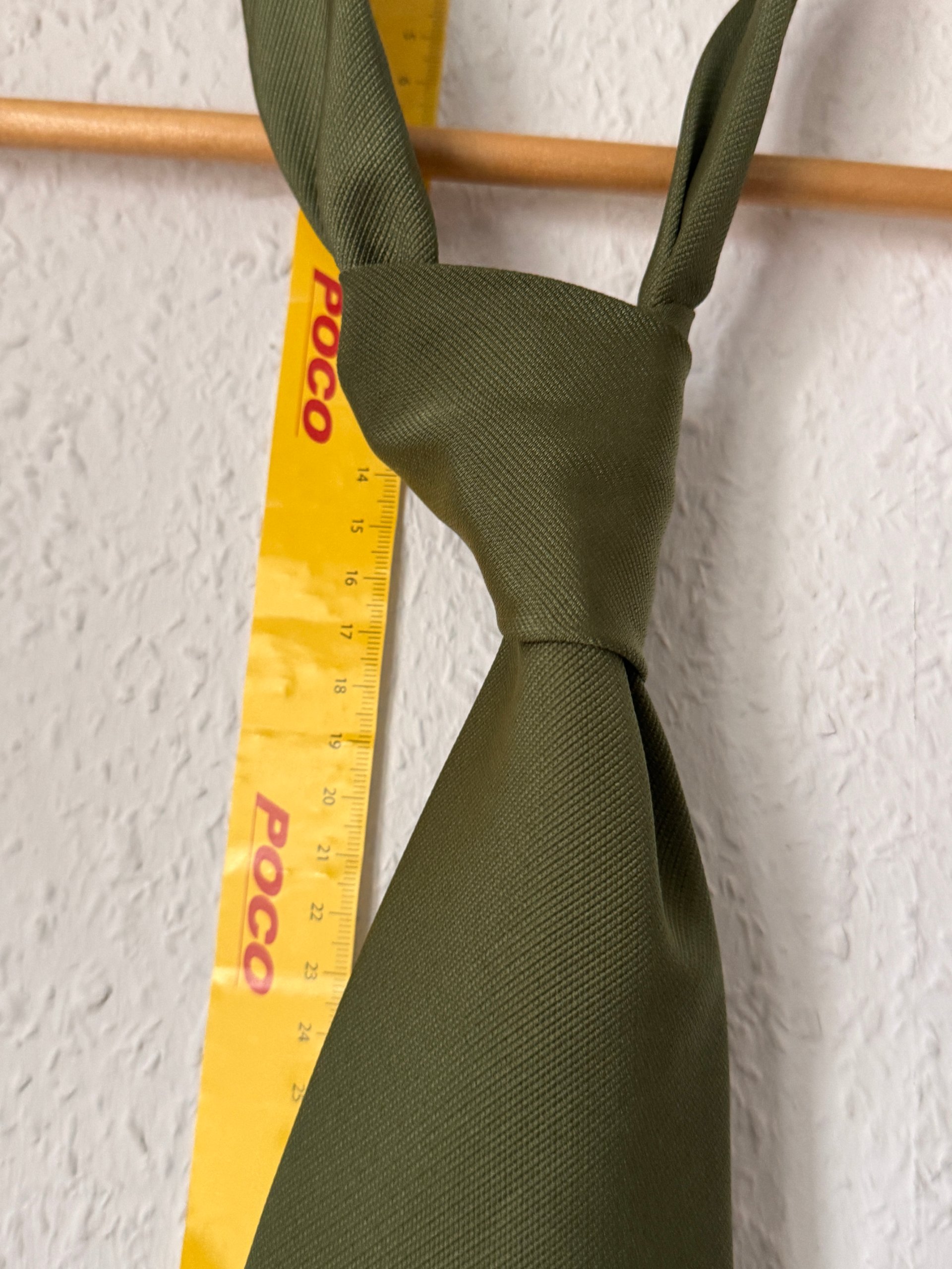 Green Classic Neck Tie 134 cm Length image 3
