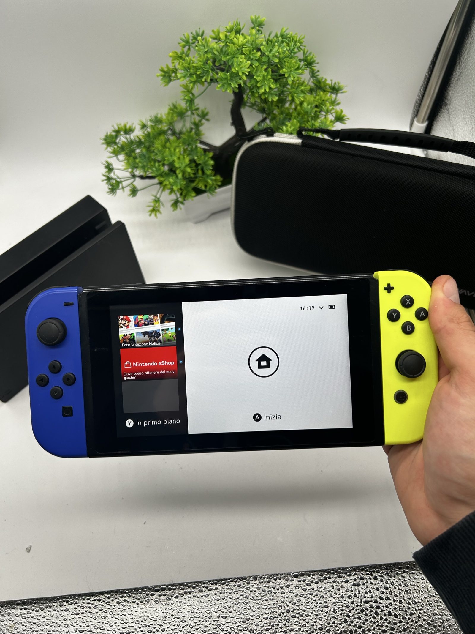 Nintendo Switch Blu/Gialla + Dock + Grip + Accessori + Custodia image 8