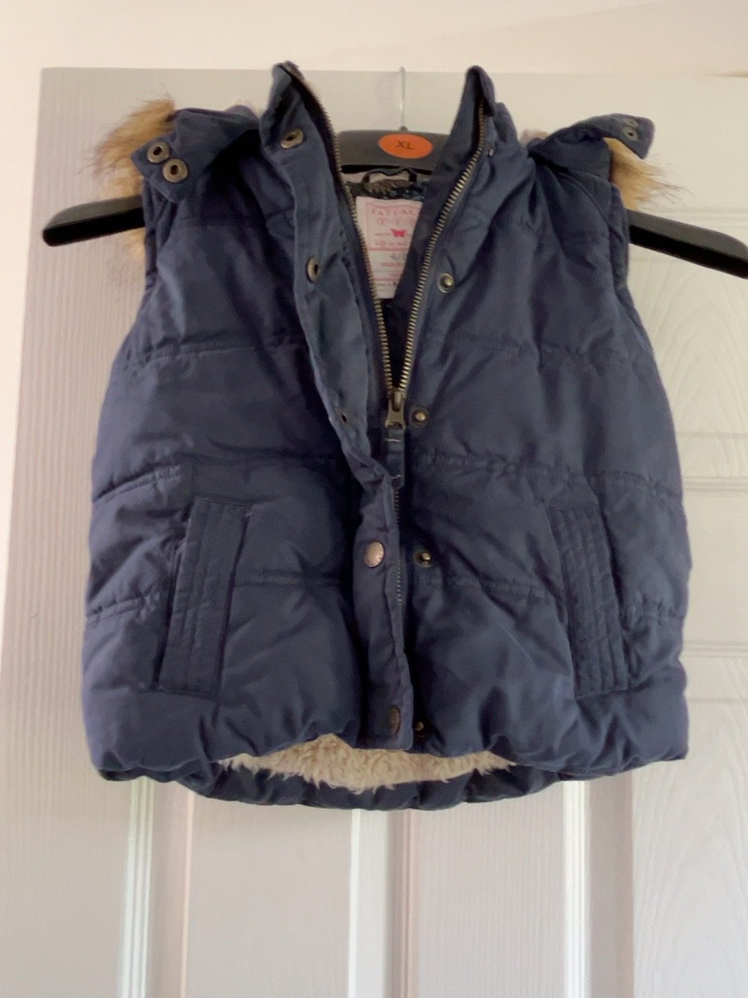 FatFace Girls Navy Padded Gilet Faux Fur Hood 4-5 Years