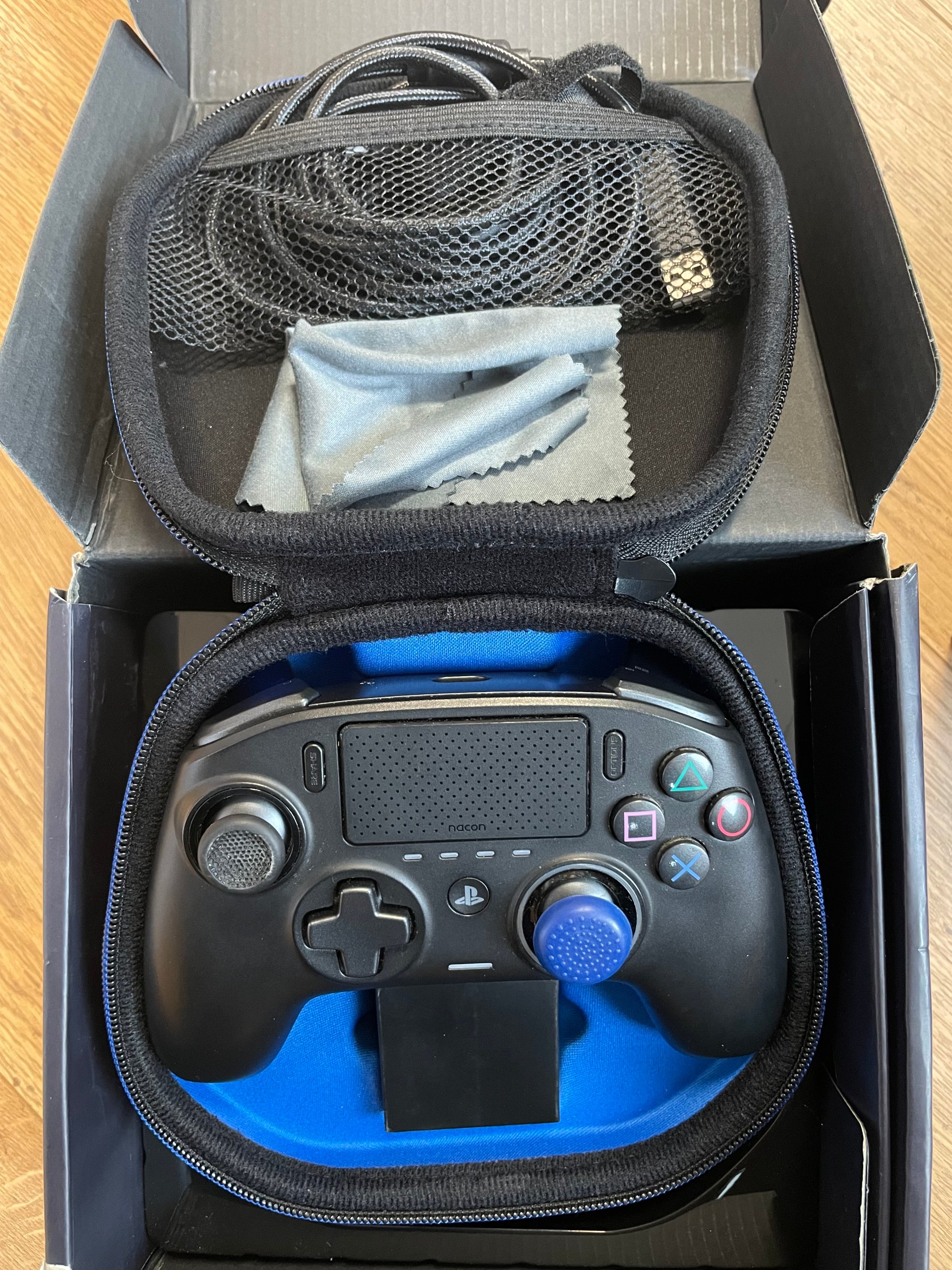 Nacon Revolution Pro Controller 3 (PS4 / PC) – Compleet in Doos & Hardcase (Z.G.A.N.)