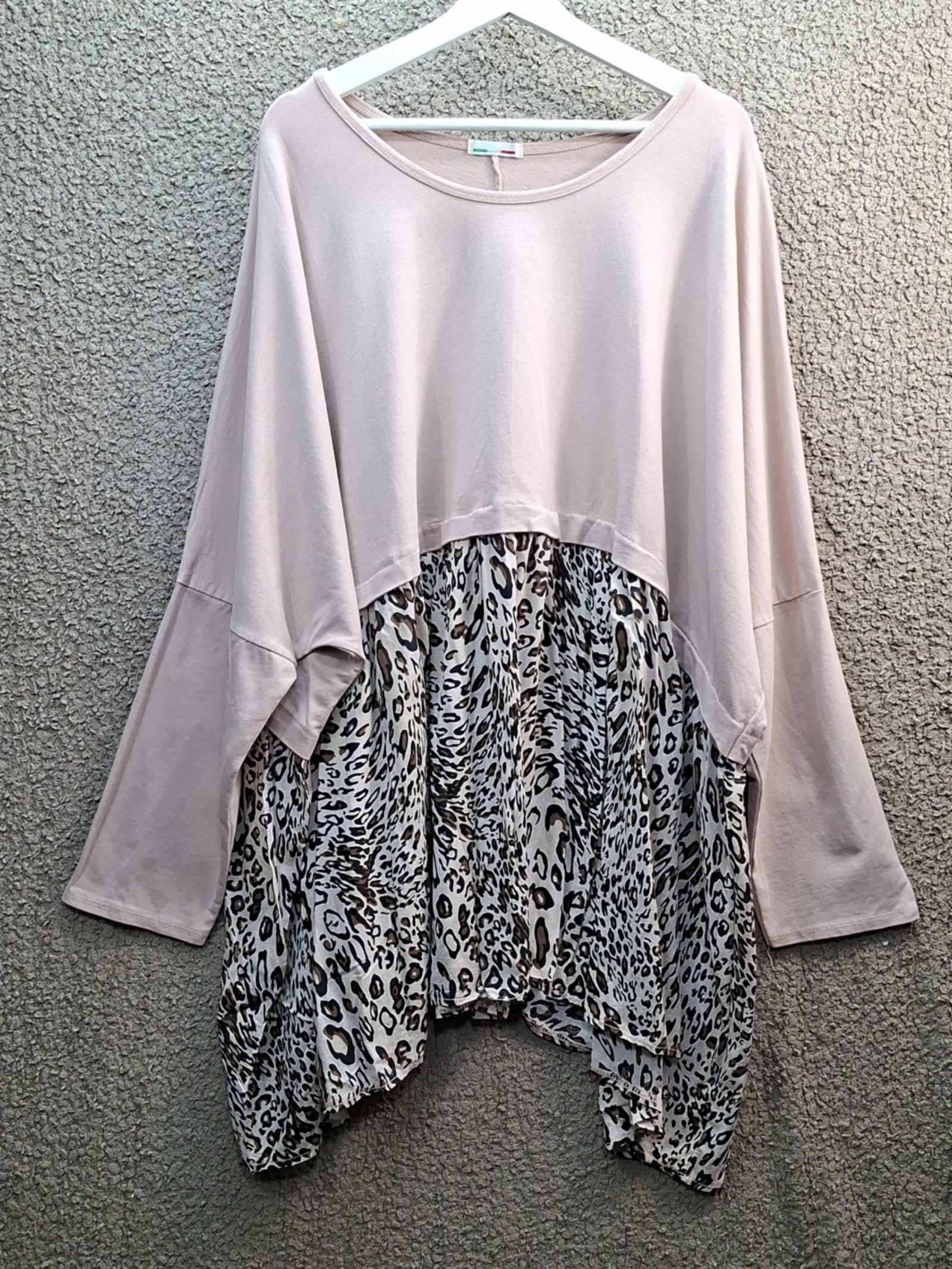 Made in Italy pink & Multi Batwing Top One Size Animal Print Hem
