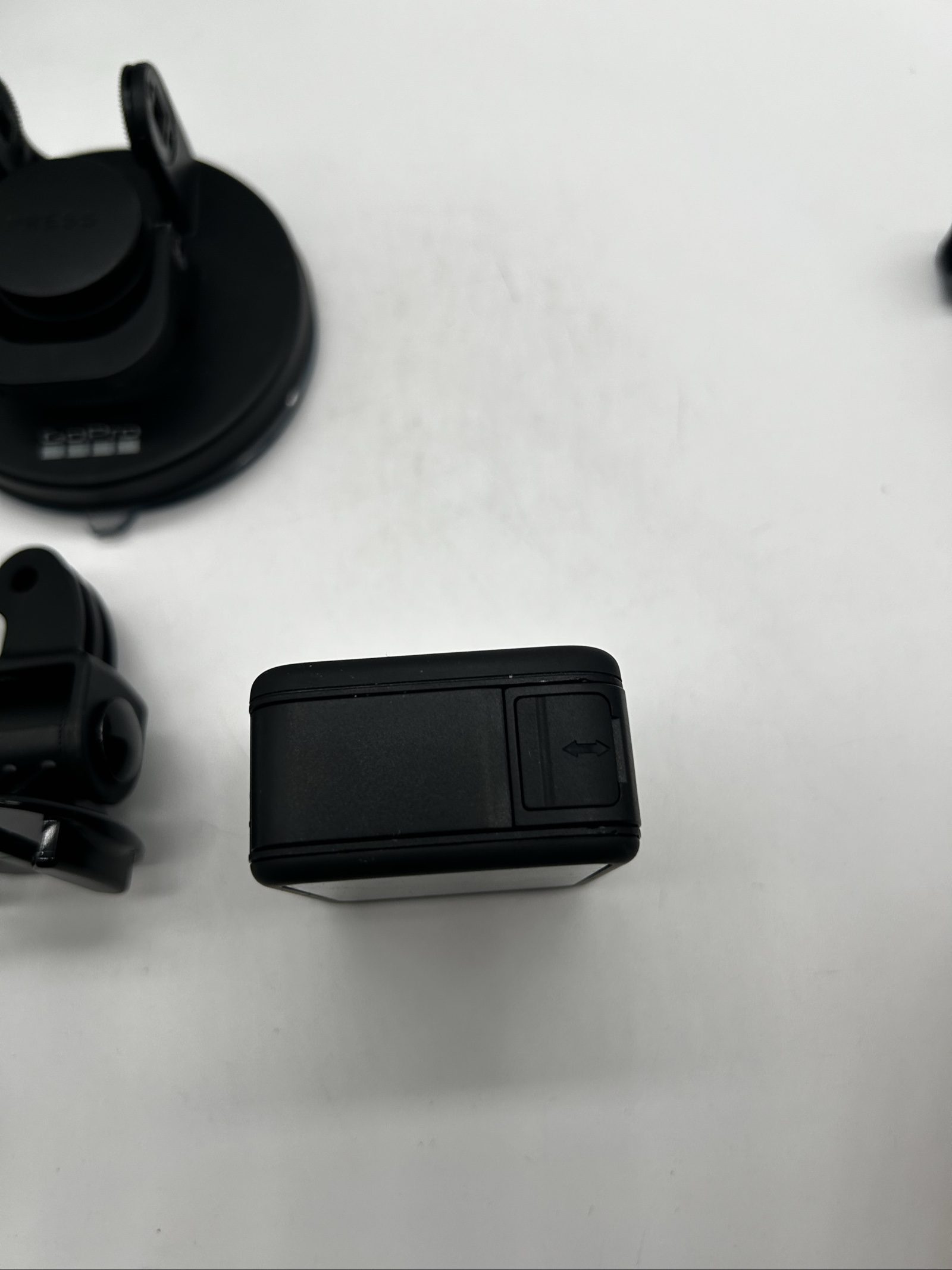 GoPro HERO11 Black + 3 Batterie Originali + Custodia + Accessori image 6