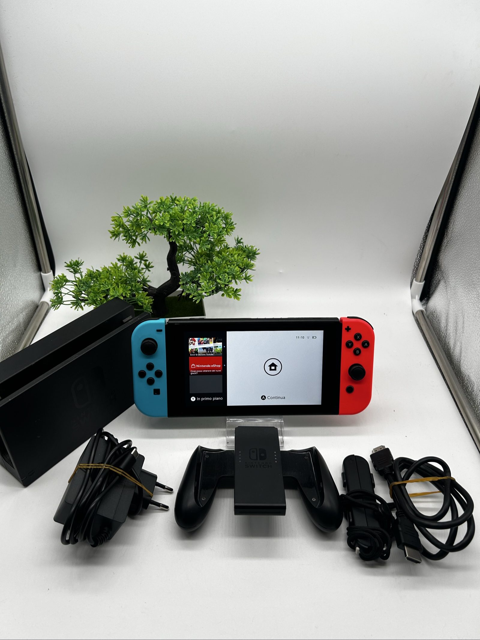 Nintendo Switch V2 Blu/Rossa + Dock + Tutti Accessori – Condizioni Eccellenti