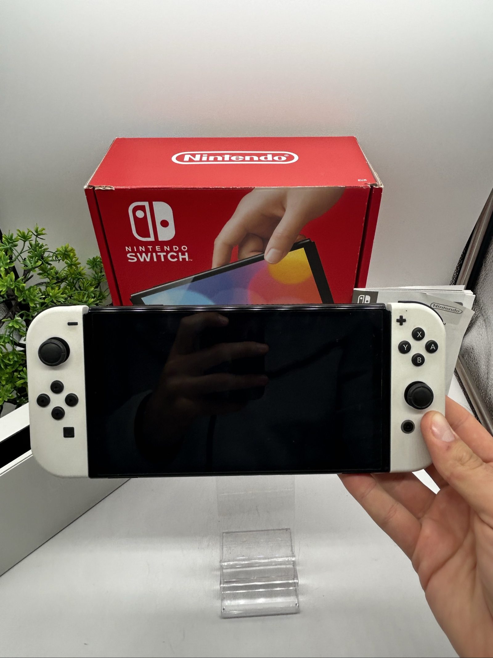 Nintendo Switch OLED Bianca + Scatola + Dock + Accessori – Condizioni Eccellenti image 6