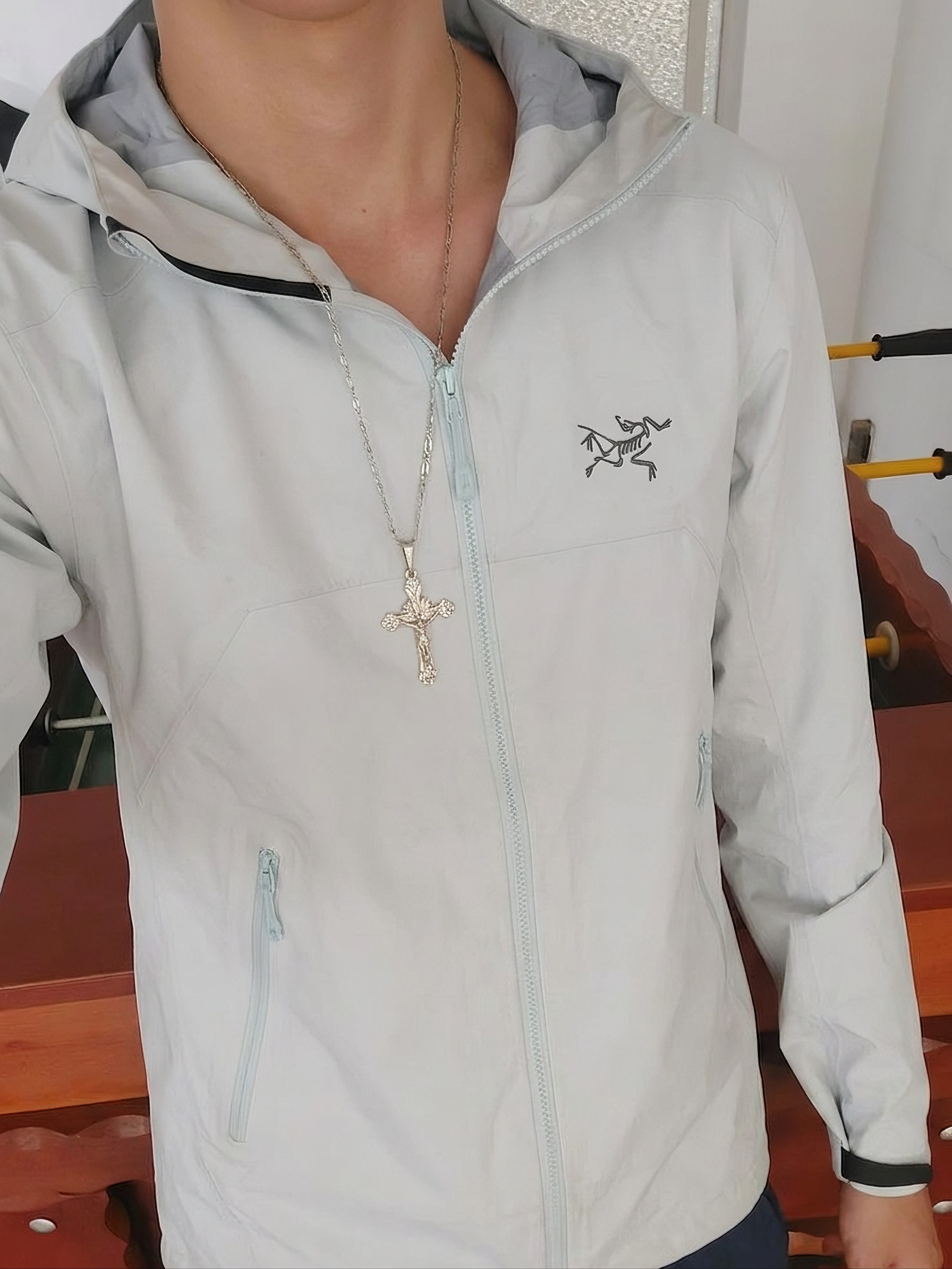 Arc'teryx Men's Light Grey Waterproof Hooded Jacket Medium
