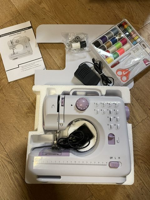 Mini Naaimachine met Verlengtafel & 12 Steken (Model YASM-505A) – Nieuw in Doos