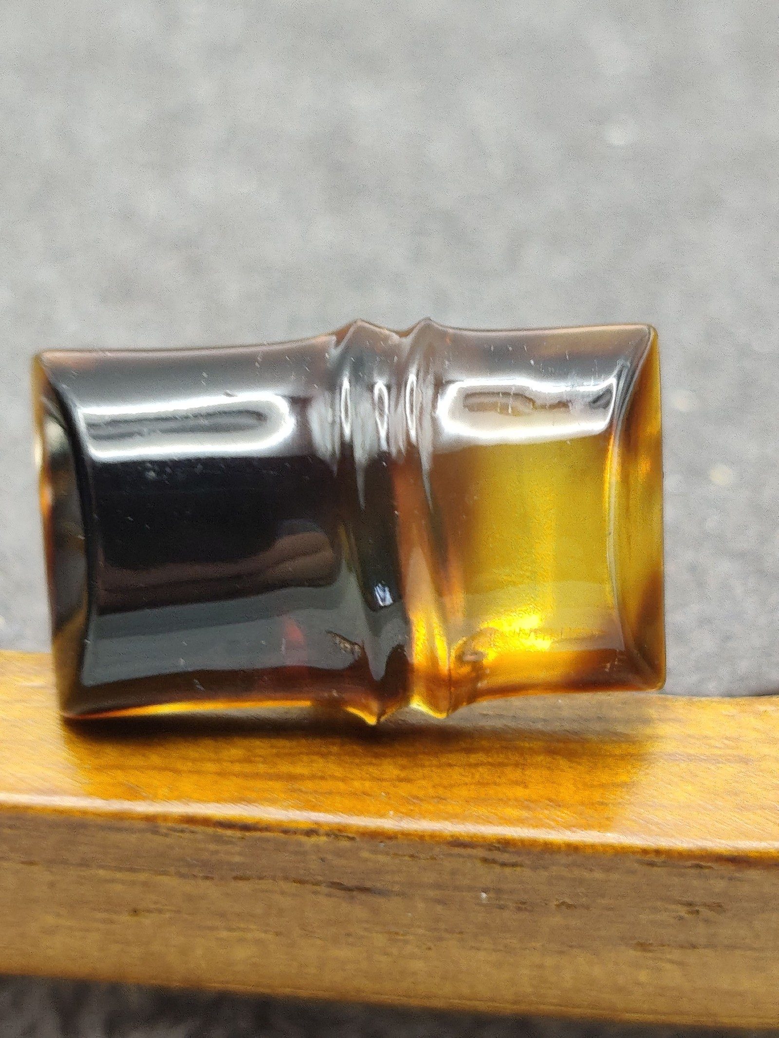 Tortoiseshell Patterned Rectangular Cufflinks with Silver Tone Backing image 4