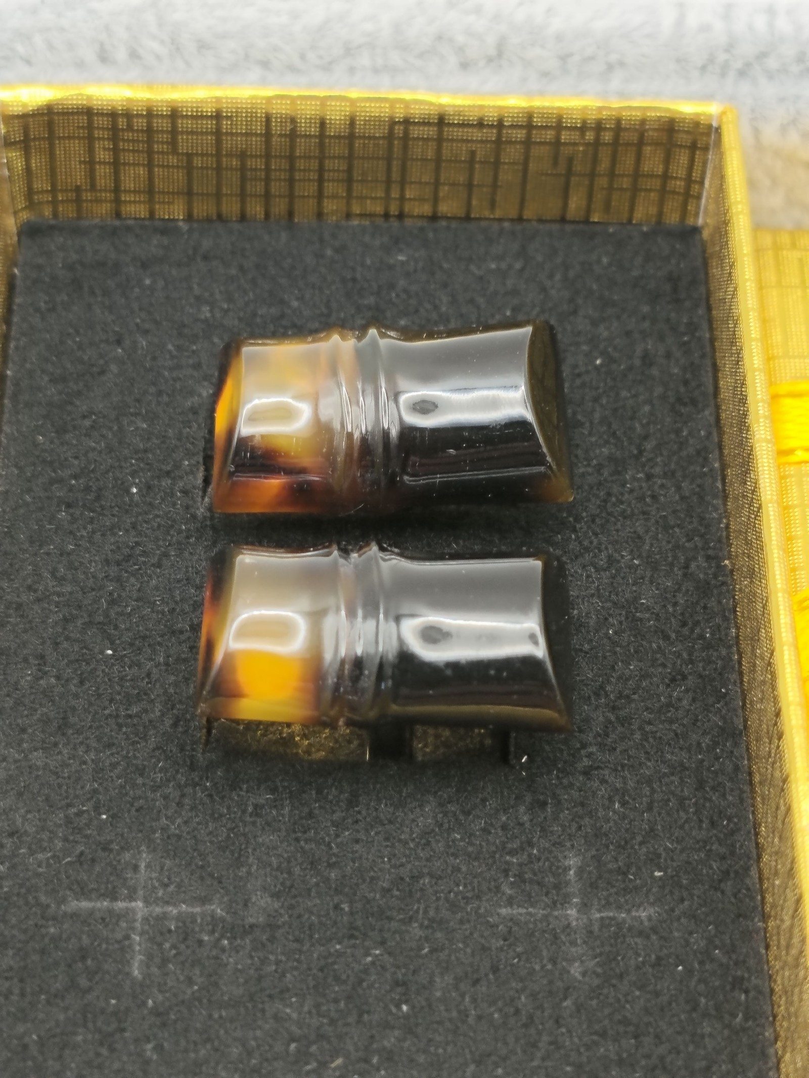 Tortoiseshell Patterned Rectangular Cufflinks with Silver Tone Backing image 2