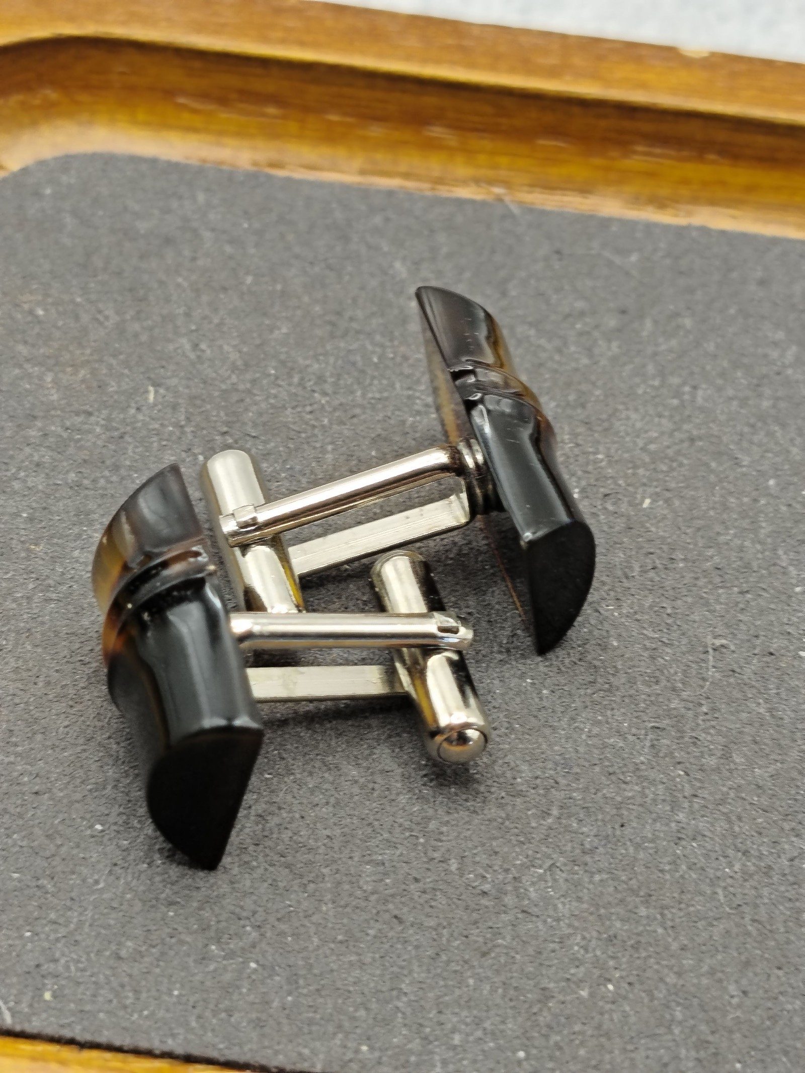 Tortoiseshell Patterned Rectangular Cufflinks with Silver Tone Backing image 6