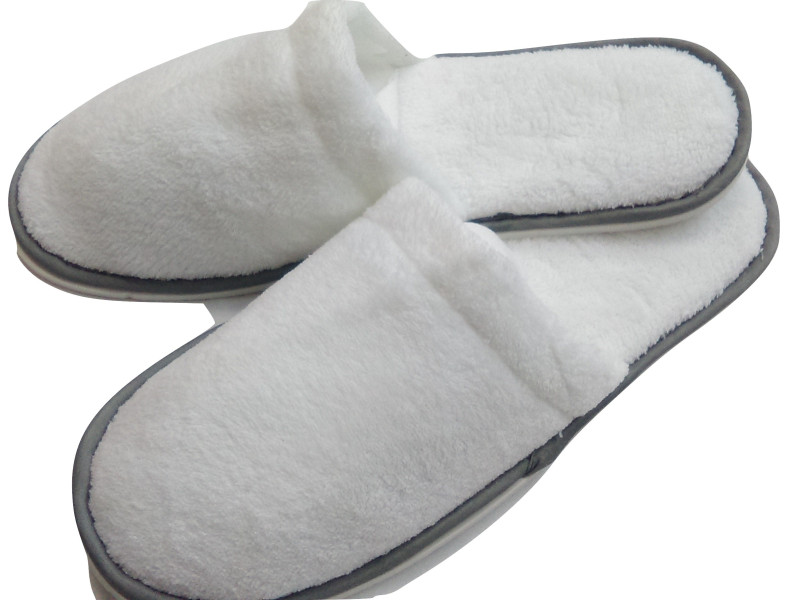 Fleece Soft Touch Closed Toe Slippers with Grey Trim 29cm - Wholesale boutique from All White Linens Ltd., United Kingdom