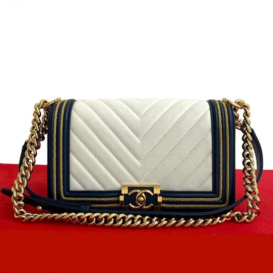 CHANEL Shoulder Bag lambskin white Boy chanel - Wholesale boutique from Arigatou Share Japan, United States