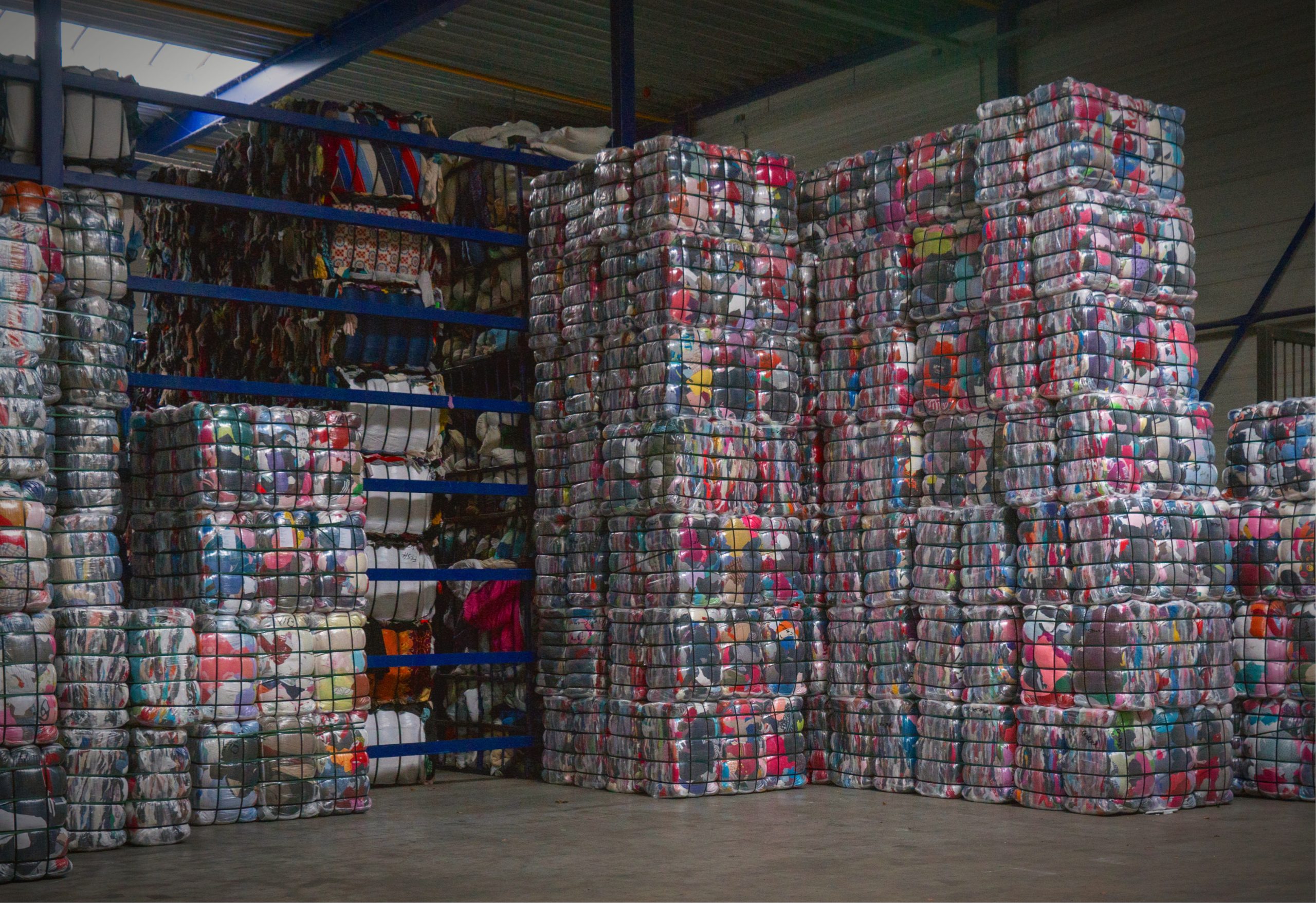 Used Bulk Credential Clothing - Wholesale casual from Bank & Vogue, 