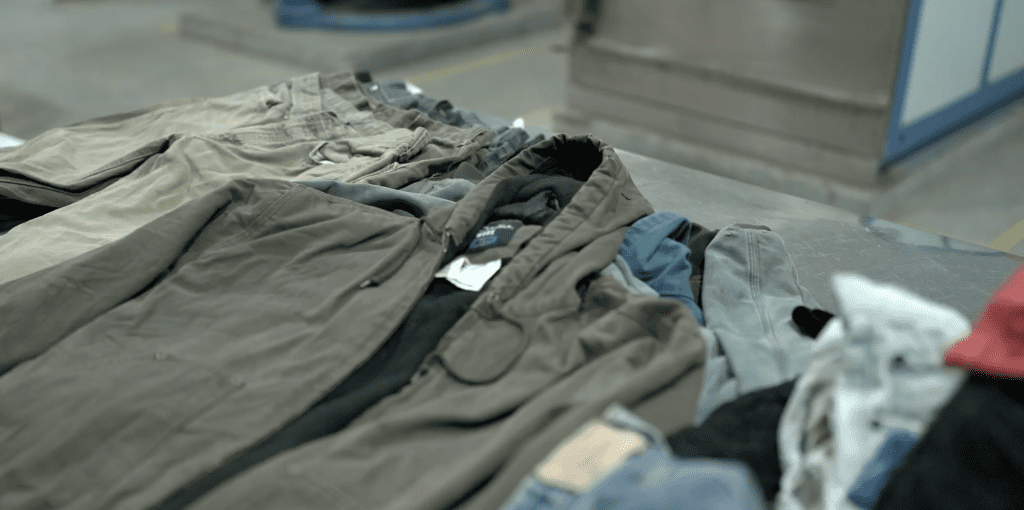 Used Clothes - Wholesale streetwear from Bank & Vogue, Canada