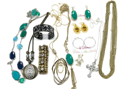 5 lb. Jewelry Lot for Crafting or Repair - Wholesale accessories from Bluebox, United States