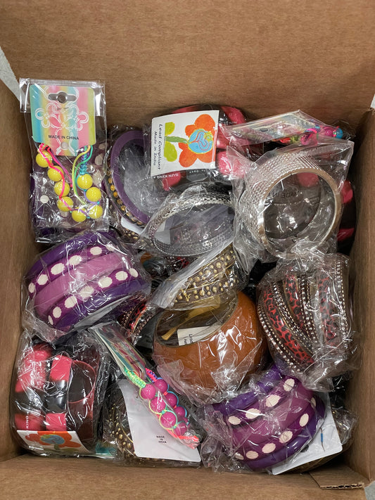 Signature Mystery Bangle Box - Wholesale accessories from Bluebox, United States