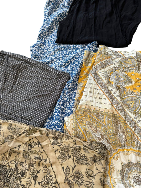 35 Kg - Pantaloni Fiorati Donna €/kg 3.50 - Wholesale budget from Cannontex S.r.l., Italy