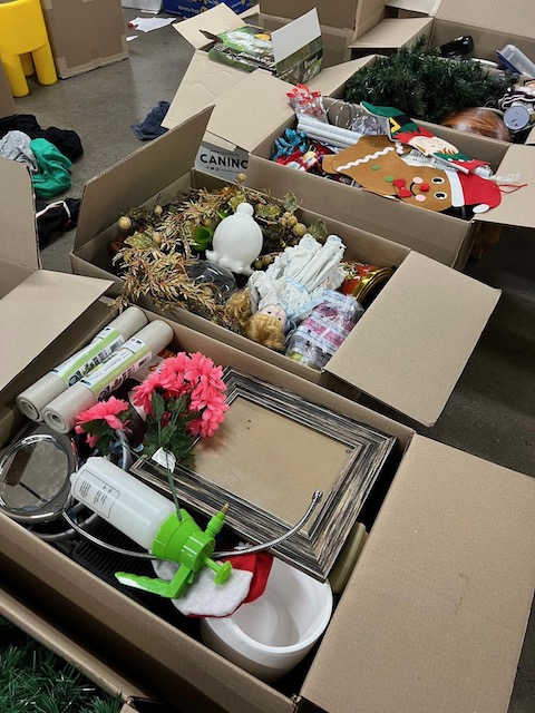 Combo Load Mixed Rags Shoes Accessories - Wholesale budget from Credential Used Clothing, United States