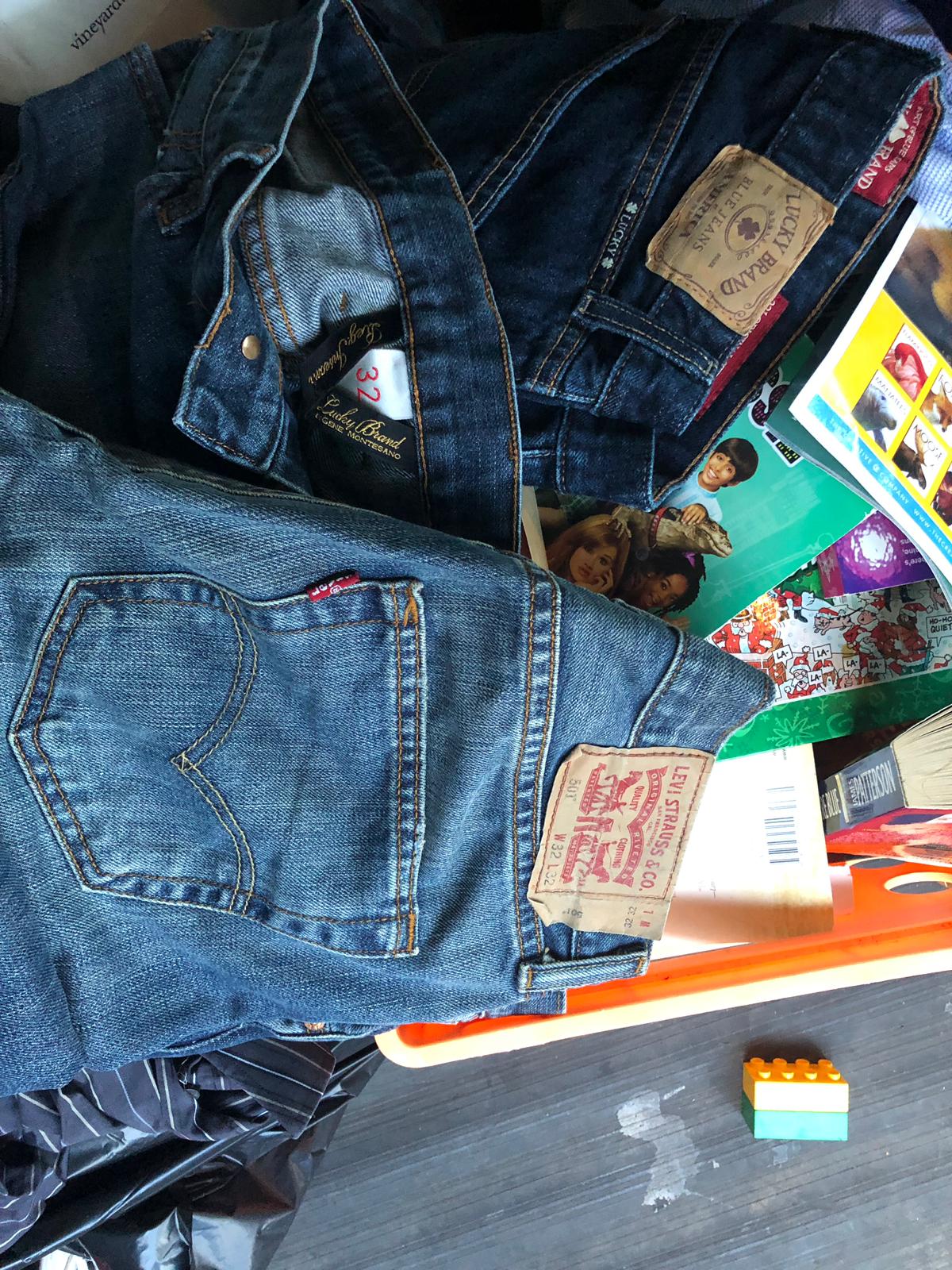 CREDENTIAL NEW YORK 14425 - BALES SHOES INCLUDED - Wholesale budget from Credential Used Clothing, United States