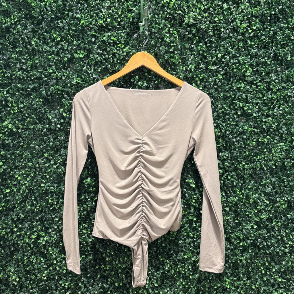 Long Sleeve Ruched Bodysuit NWT - Wholesale boutique from Darling x Dashing Boutique, United States