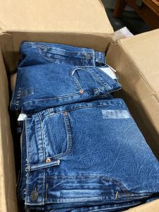 American Eagle Wholesale store stock apparel 300pcs. - Wholesale accessories from Efashion Wholesale, United States