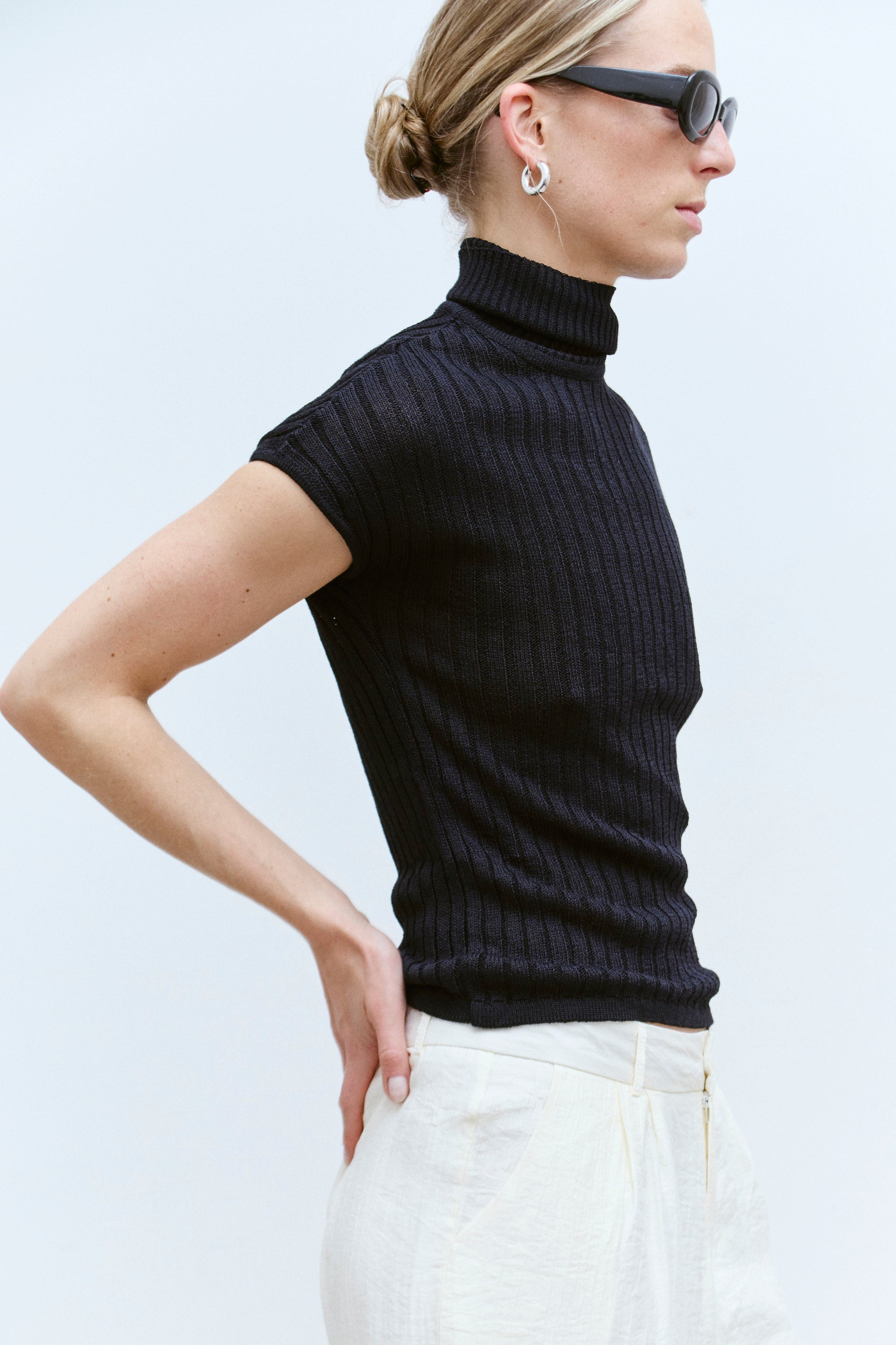 MAXMARA HIGH NECK KNIT (S/M) - Wholesale accessories from ENSO Vintage, Netherlands