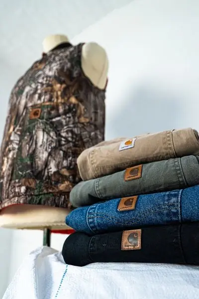 Carhartt Vestes, pantalons et sweats - Wholesale budget from Eureka Fripe, France