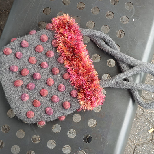 Vintage Y2K Felt Wool Polka Dot Handbag - Retro Fuzzy Fringe Tote - Wholesale designer from Fashion and Fables, Germany