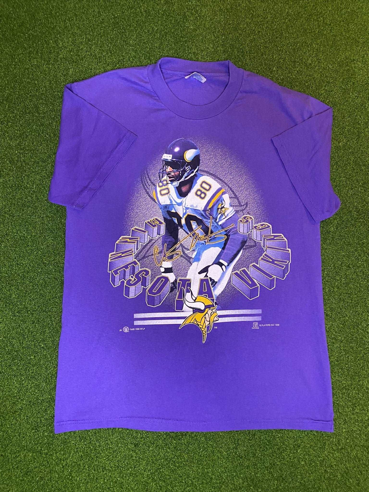 1998 Minnesota Vikings - Chris Carter - Vintage NFL Player Tee Shirt (Medium) - Wholesale 80s from Gametime Vintage, United States