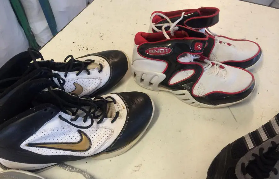 Baskets Nike Noir Blanc - Wholesale budget from GH Textile, France