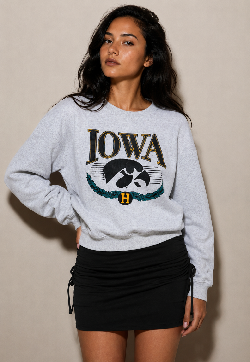 Iowa Hawkeyes Sweatshirt - Wholesale retro from GOAT Vintage, United States