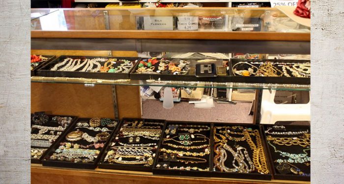 Vintage Handbags - Wholesale accessories from Hot Couture Vintage, United States