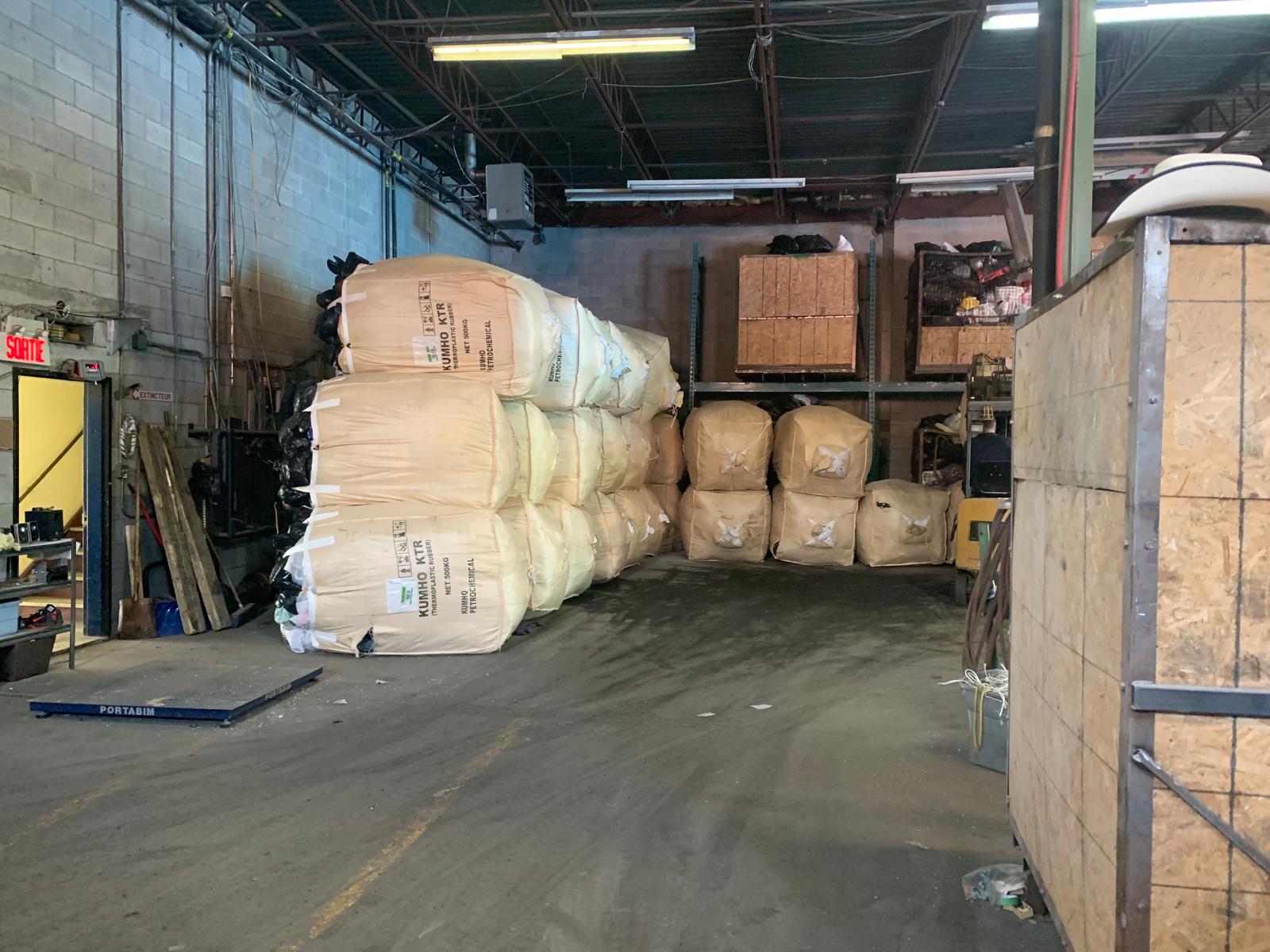 Weighing Capsacks - Wholesale casual from Import Used Clothes, Canada