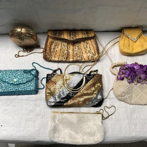 Purses and Belts - Wholesale budget from International Trading Solutions, Canada