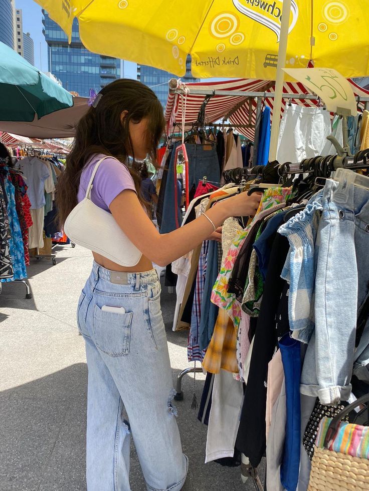 Les Tendances Printemps 2025 en Mode Vintage et Seconde Main - Wholesale 00s from Jonathan Frip’s, France