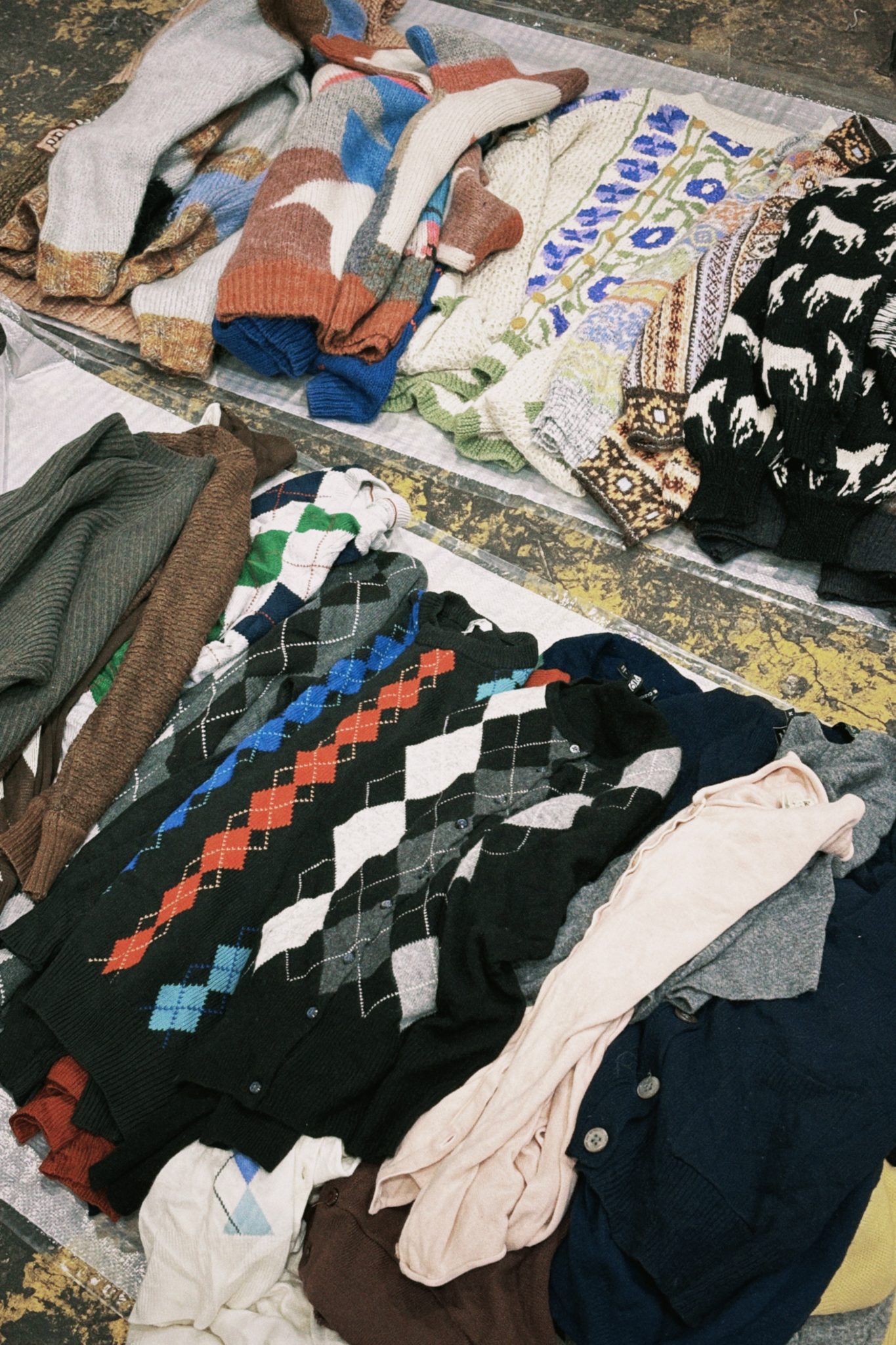 Vintage Textiles - Wholesale 00s from Jonathan Frip’s, France