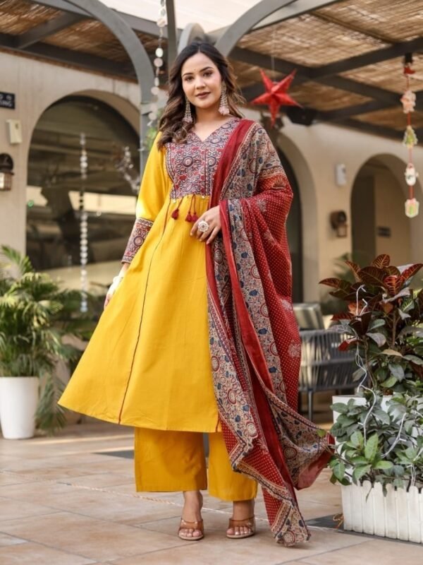 Sunhera Cotton Suit Set - Wholesale boho from Keeyara, India