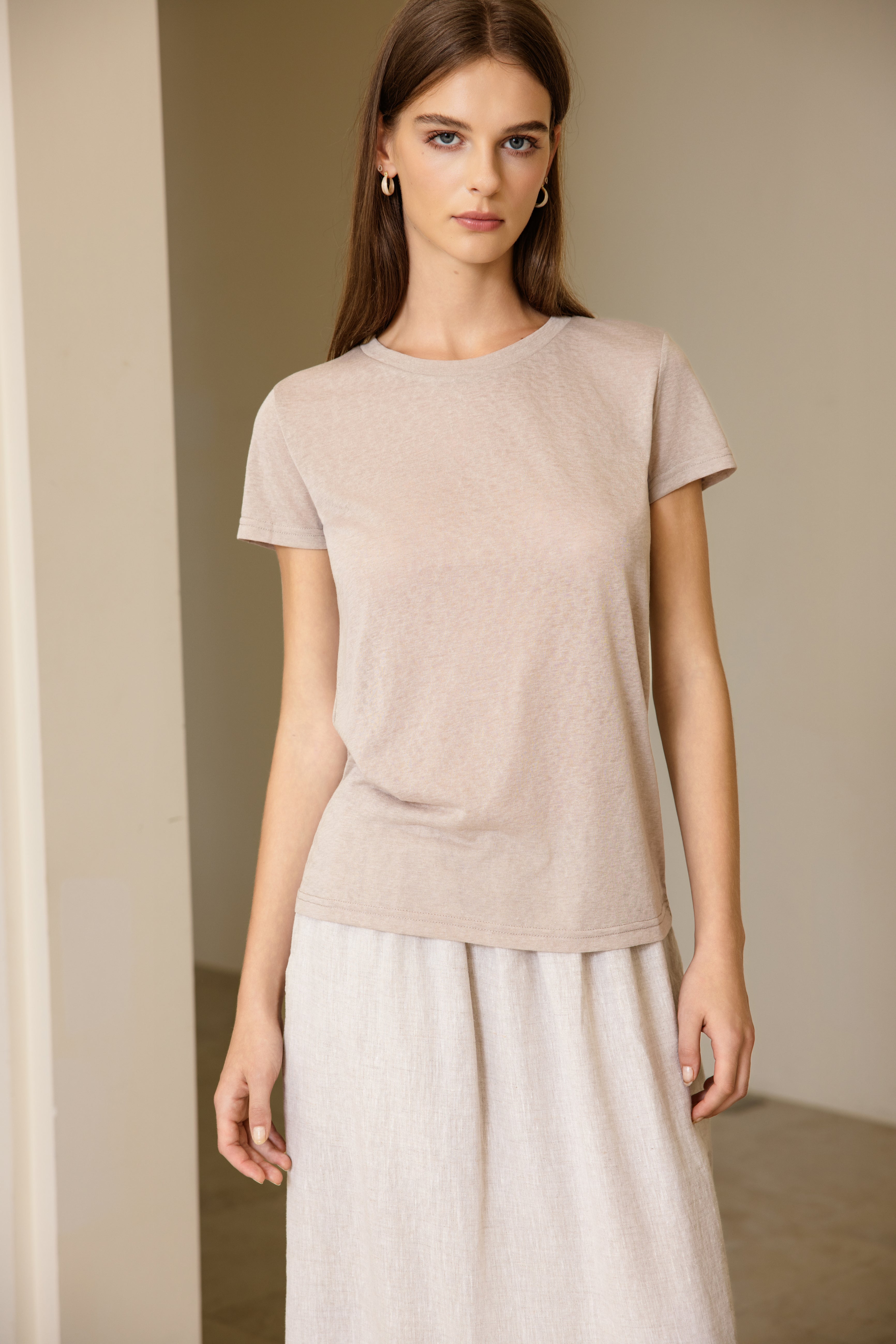 Short-sleeved linen t-shirt v-neck - Wholesale modern from Luna Clothing Collection, Canada