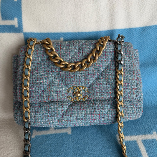 Pre-Owned Blue Tweed Crossbody 19 Single Flap Bag - Wholesale designer from Luxury Exchange, Ireland