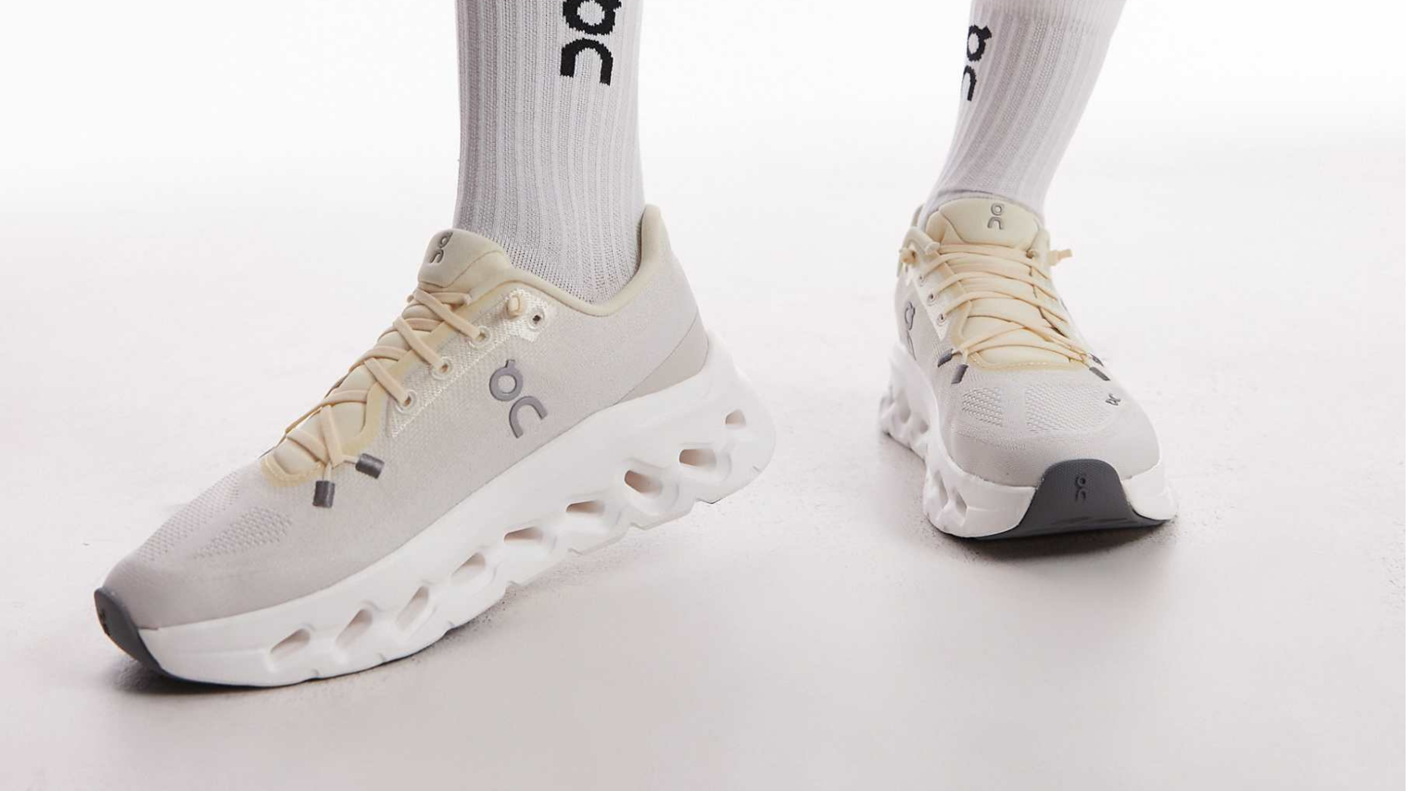 On Running - Wholesale footwear from Oversoles, Romania