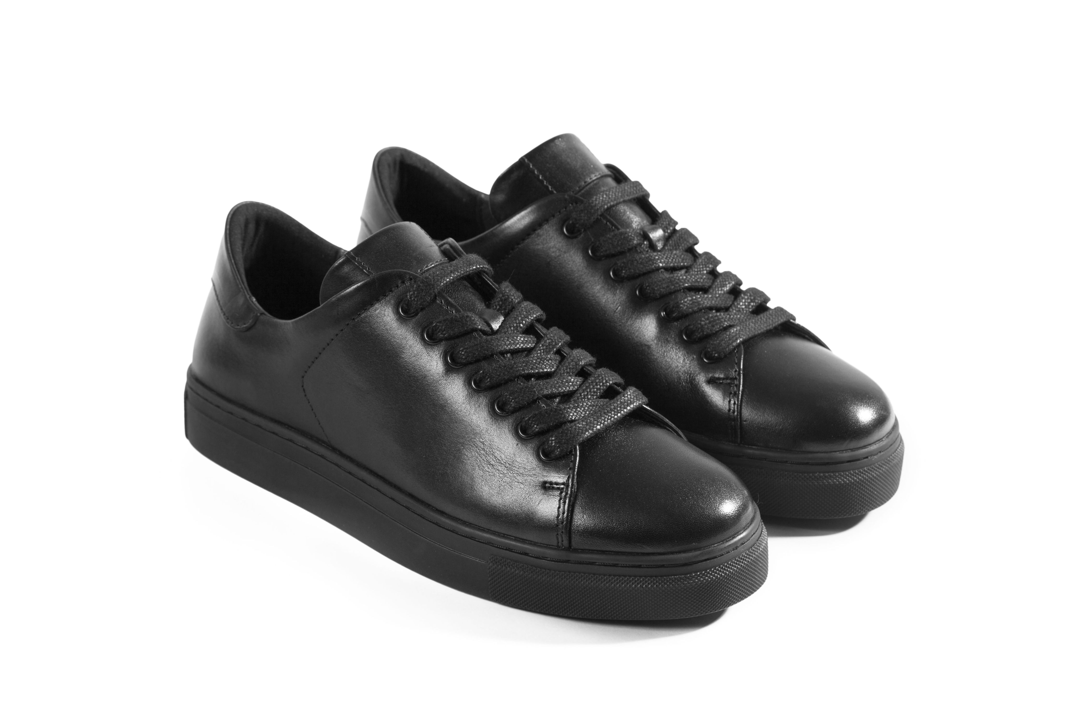 Shoes - Wholesale budget from Paulow, France