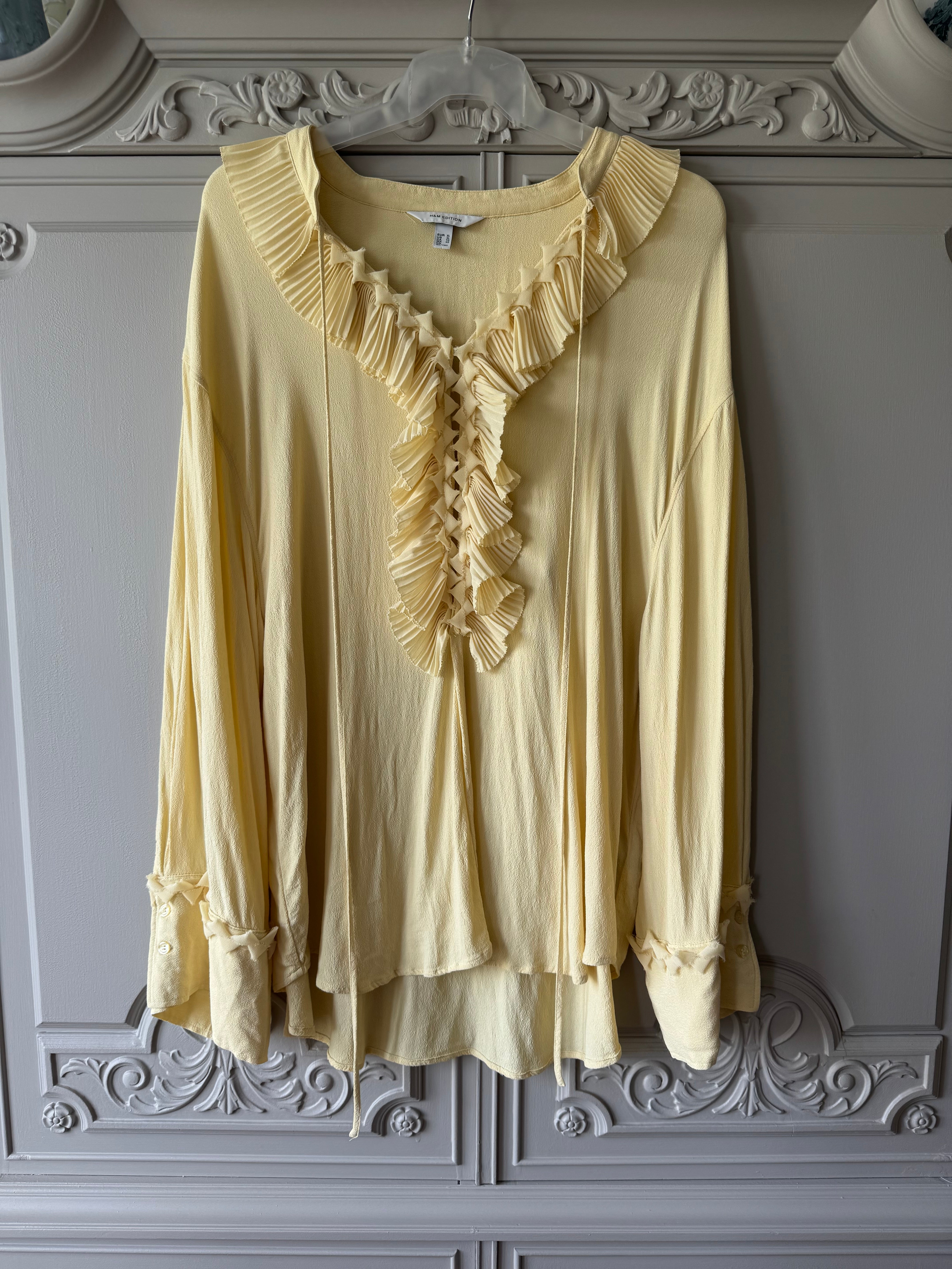 Gul blus med krås H&M; Edition - Wholesale boho from ReBloom, Sweden