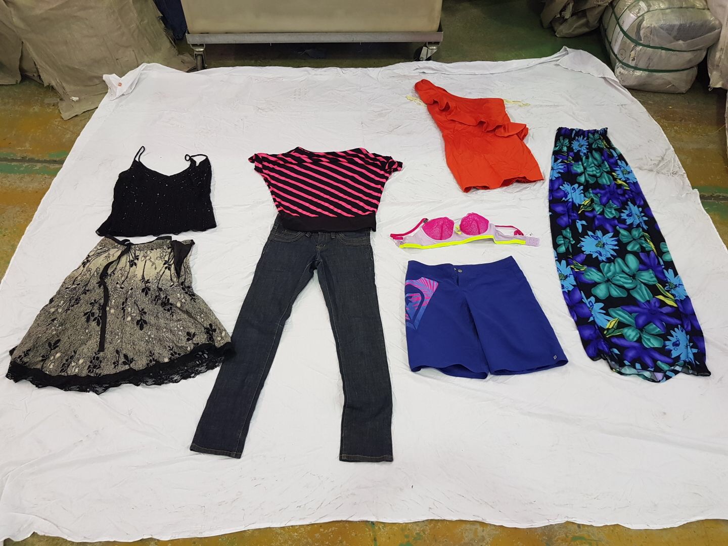 Womens Clothing - Wholesale accessories from Southern Globe, Australia