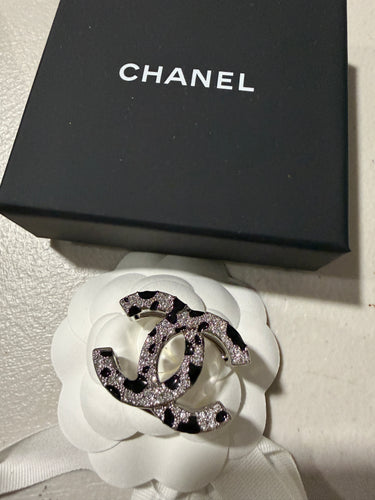 Chanel Crystal Black Enamel Scarf Ring - Wholesale designer from The Millionaires Closet, United States