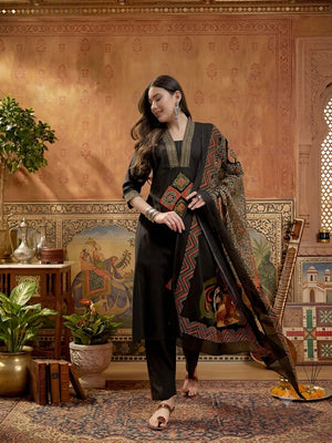 Solid Cotton A-Line Kurta Pant Dupatta Set - Wholesale 80s from Trendphoria, India