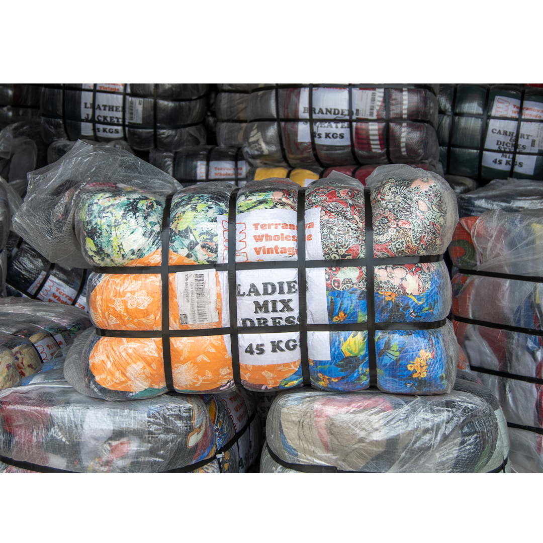 BALE VINTAGE SUMMER DRESSES MIX - Wholesale 00s from TVW Vintage Wholesale, Spain